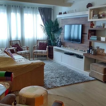 Lindo apartamento no centro de Canela Exterior foto