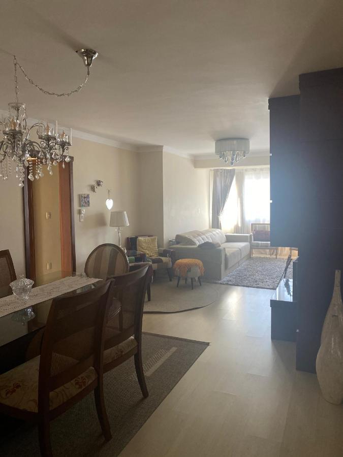 Lindo apartamento no centro de Canela Exterior foto