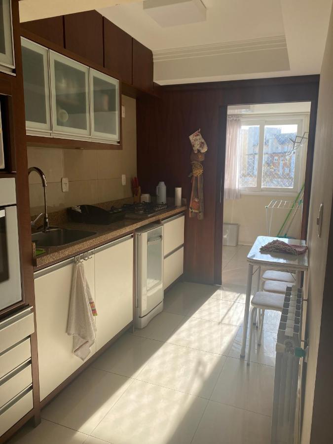 Lindo apartamento no centro de Canela Exterior foto